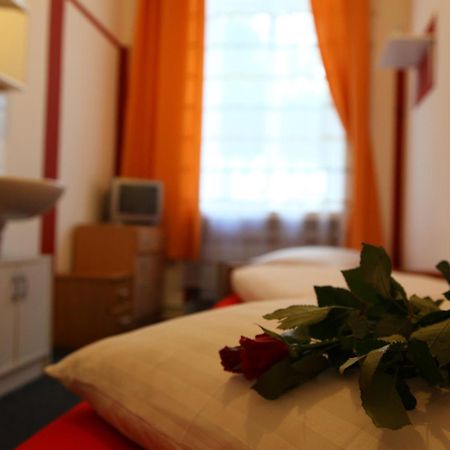 Hotel Pension Insor Берлин Екстериор снимка