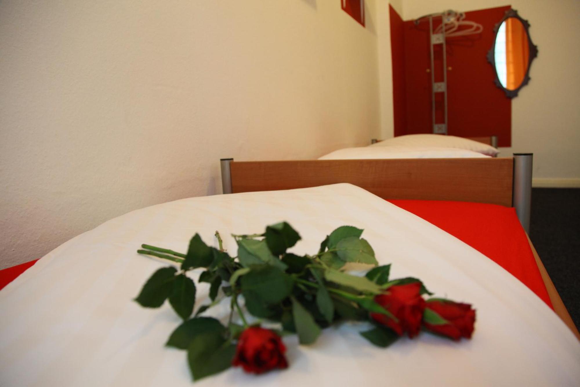 Hotel Pension Insor Берлин Екстериор снимка
