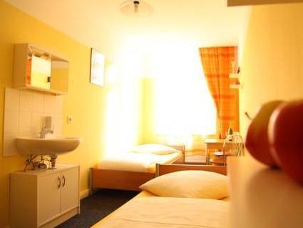 Hotel Pension Insor Берлин Екстериор снимка