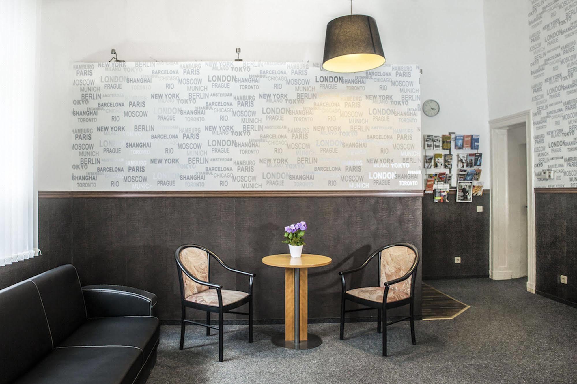 Hotel Pension Insor Берлин Екстериор снимка